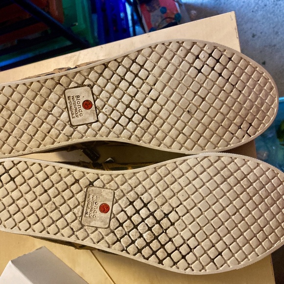 Blondo Leopard-Print Waterproof Booties - Picture 3 of 5